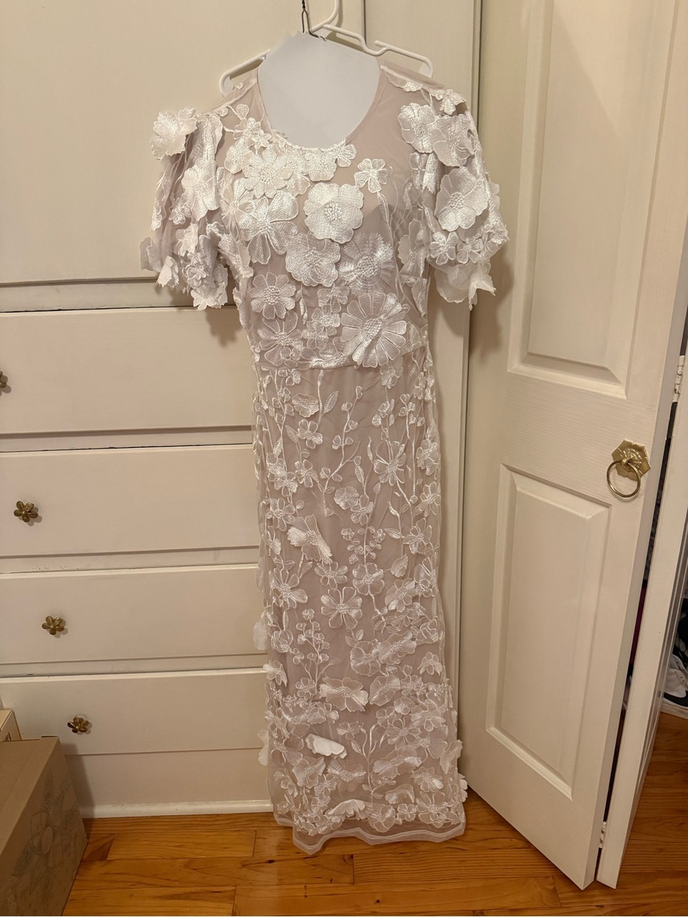 Elegant White Floral Appliqué Maxi Dress